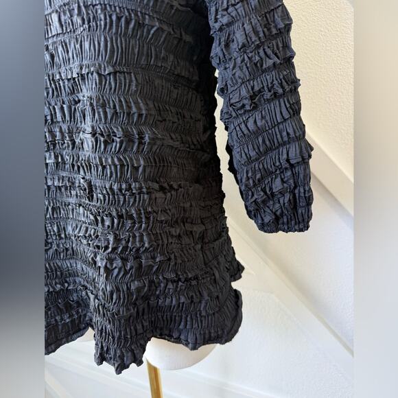 Cynthia Rowley Ruffle Neck 3/4 Sleeve All Over Smocked Blouse Black Size XS - Picture 3 of 10